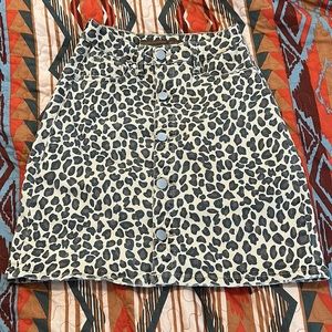 Joe’s Jeans Cheetah button jean skirt Youth Size 16